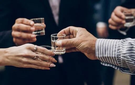 图4:商务应酬接连不断